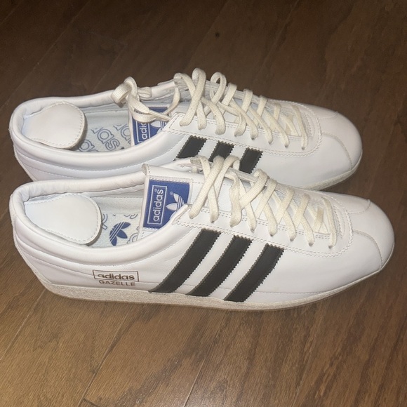 Men’s Adidas Gazelle White and Black Sneakers Size 12 - Picture 2 of 4